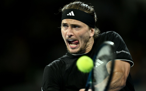 Carlos Alcaraz steht in Melbourne im Achtelfinale. - Foto: Joel Carrett/AAP/dpa