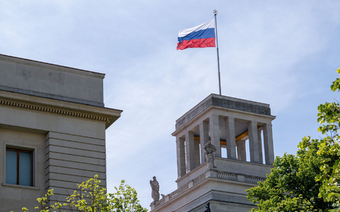 Die Beschuldigte soll Kontakte in die russische Botschaft unterhalten haben. (Archivbild) - Foto: Soeren Stache/dpa