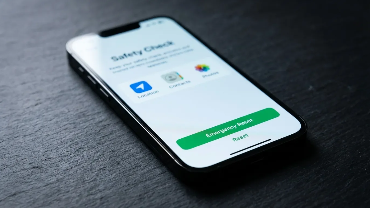 Apples Safety Check: So stoppen iPhone-Nutzer digitale Stalker - Foto: über boerse-global.de