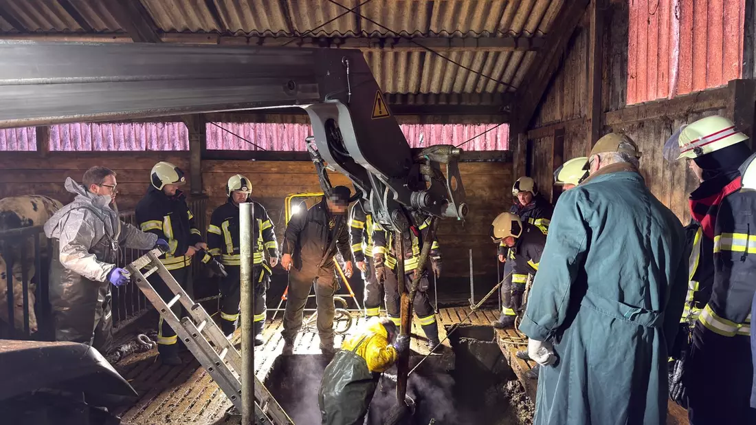 FW-AUR: Großtierrettung auf landwirtschaftlichem Anwesen - Bild: presseportal.de