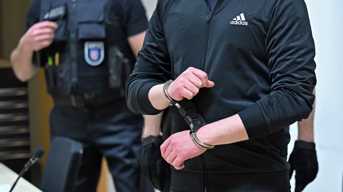 In Jena stehen derzeit drei weitere mutmaßliche Anhänger der Gruppe vor Gericht. (Archivbild) - Bild: Martin Schutt/dpa