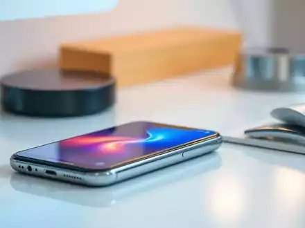 WhatsApp tauscht GIF-Dienst aus und erweitert Funktionen - Foto: über boerse-global.de