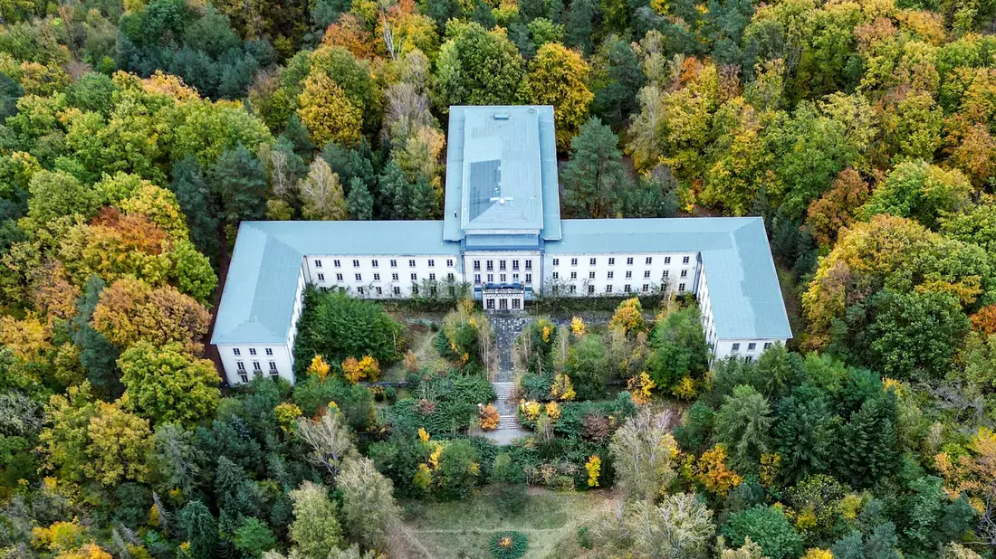 Auf dem Areal ist ein Brand ausgebrochen. (Archivbild) - Bild: Britta Pedersen/dpa