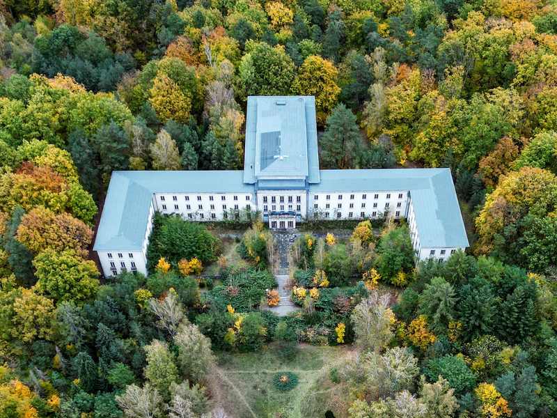 Auf dem Areal ist ein Brand ausgebrochen. (Archivbild) - Foto: Britta Pedersen/dpa