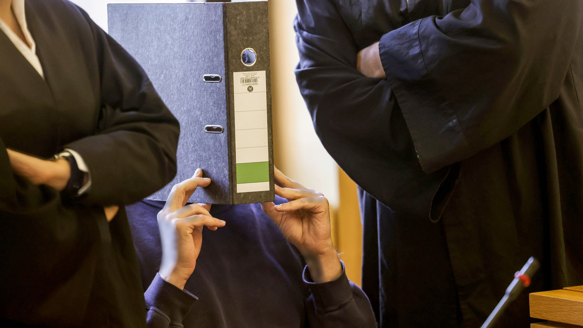 Ein bereits wegen zehnfachen Mordes in Aachen verurteilter Ex-Pfleger könnte für mehr als 100 weitere Todesfälle verantwortlich sein. - Foto: Oliver Berg/dpa