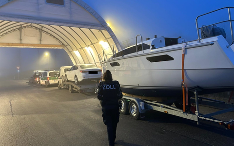 HZA-UL: Zöllner versteuern Segelyacht und Wohnmobil - Foto: presseportal.de