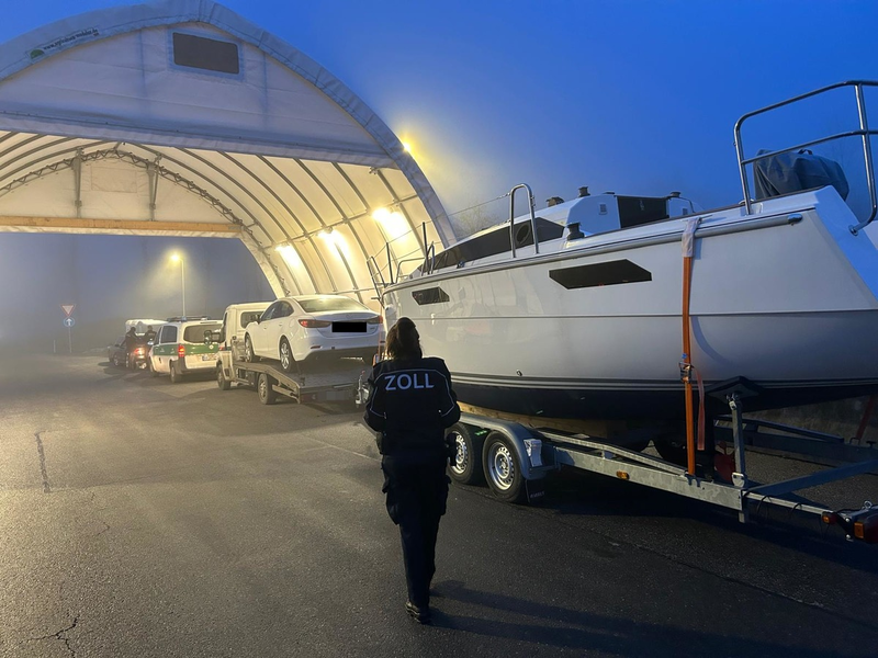 HZA-UL: Zöllner versteuern Segelyacht und Wohnmobil - Foto: presseportal.de
