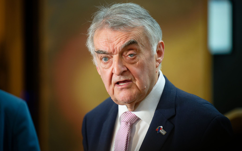 Innenminister Herbert Reul besichtigte den Tatort. (Archivbild) - Foto: Henning Kaiser/dpa