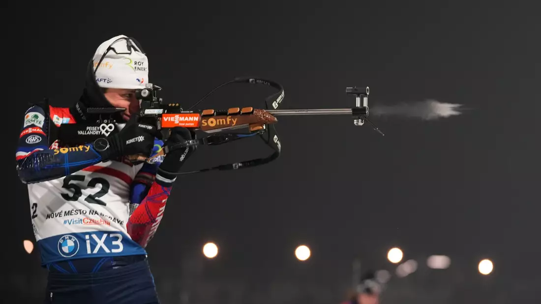 Sieg im verkürzten Einzel: Eric Perrot. - Bild: Petr David Josek/AP/dpa