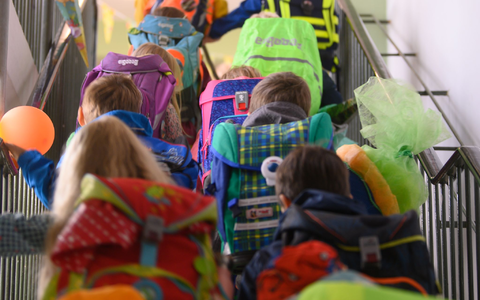 Für die neuen Erstklässler im kommenden Schuljahr gilt ein Anspruch auf Ganztagsbetreuung. (Symbolbild) - Foto: Robert Michael/dpa-Zentralbild/dpa