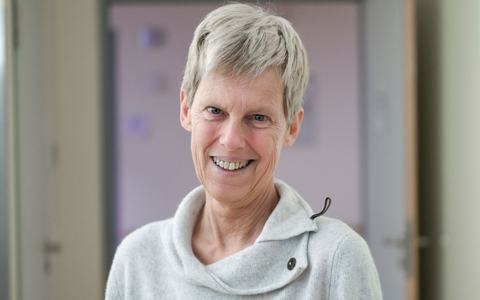 Trotz der erschütternden Diagnose, behält die 57-Jährige ihren Optimismus. - Foto: Jens Kalaene/dpa