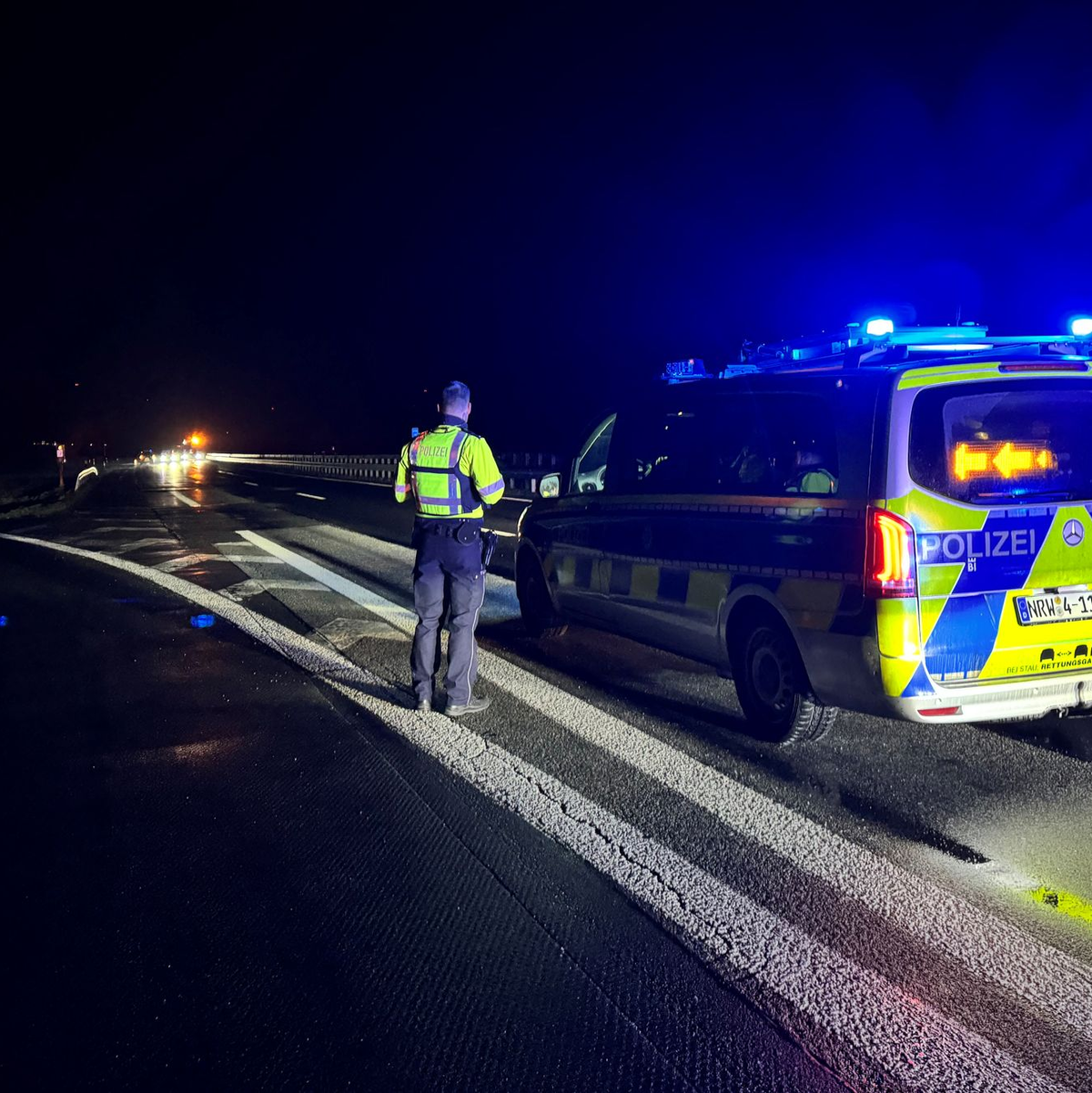 Bei einer Unfallserie auf der A 44 sind drei Menschen ums Leben gekommen und mindestens elf verletzt worden. - Foto: Christian Müller/TNN/dpa