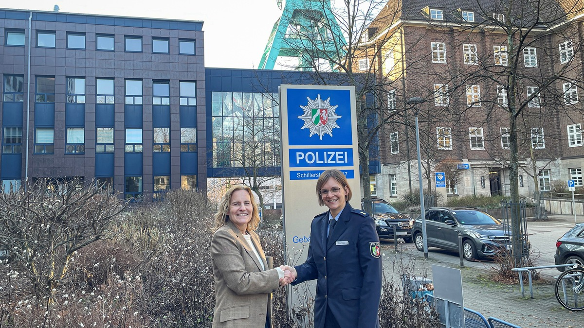 POL-BO: Führungswechsel im Polizeipräsidium Bochum: Direktion Verkehr unter neuer Leitung - Foto: presseportal.de