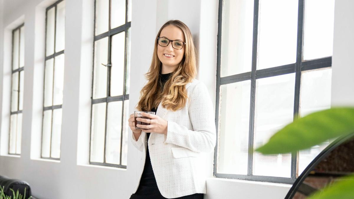 Online sichtbar, aber wirkungslos: Jana Micus erklärt, warum viele Unternehmen mit Social Media kaum Kunden gewinnen - Foto: presseportal.de