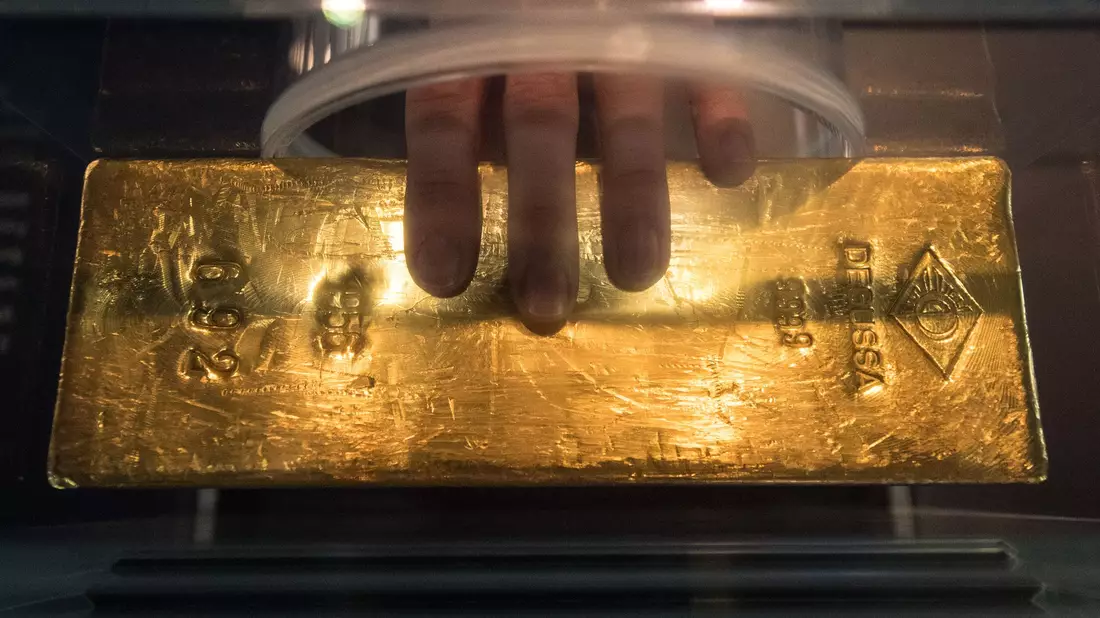 Gold zum Anfassen im Geldmuseum der Bundesbank. (Archivbild) - Bild: picture alliance / Boris Roessler/dpa