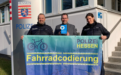 Mittelhessen: WETTERAUKREIS: + Friedberger Polizei übergibt Spende an den Weißen Ring + - Foto: presseportal.de