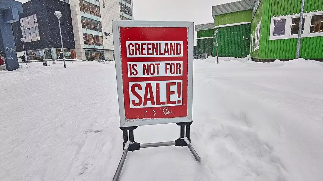 Schild mit der Aufschrift Greenland is not for sale am 19.01.2026 - Bild: via dts Nachrichtenagentur