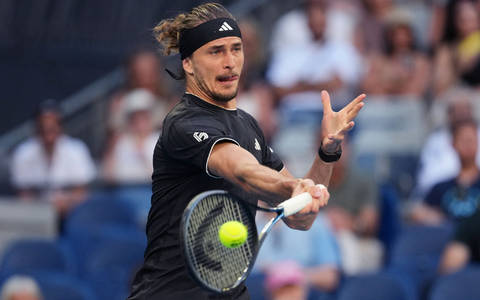 Alexander Zverev steht bei den Australian Open im Achtelfinale. - Foto: Aaron Favila/AP/dpa