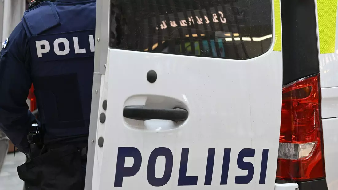 Die finnische Polizei hat einen älteren Mann aus einem Keller gerettet. (Symbolfoto) - Bild: Heikki Saukkomaa/Lehtikuva/dpa