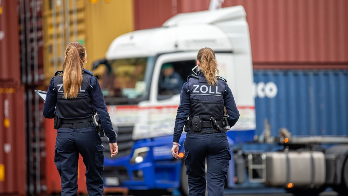 HZA-BS: Weltzolltag / ZOLL schützt die Gesellschaft durch Wachsamkeit und Engagement - Foto: presseportal.de