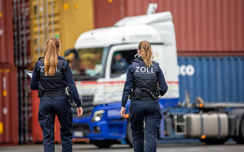 HZA-BS: Weltzolltag / ZOLL schützt die Gesellschaft durch Wachsamkeit und Engagement - Foto: presseportal.de