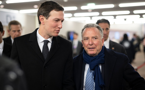 Jared Kushner und Steve Witkoff sind Trumps Chefunterhändler für alle Krisen. (Archivbild) - Foto: Gian Ehrenzeller/KEYSTONE/dpa