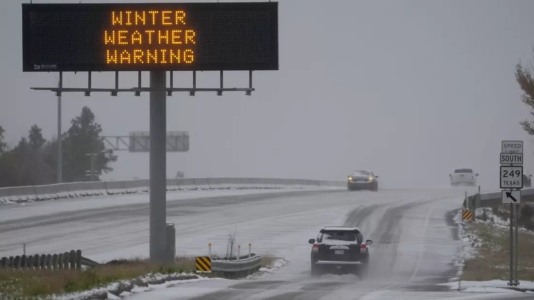 Für Millionen Menschen in den USA gelten Wetterwarnungen. - Bild: David J. Phillip/AP/dpa