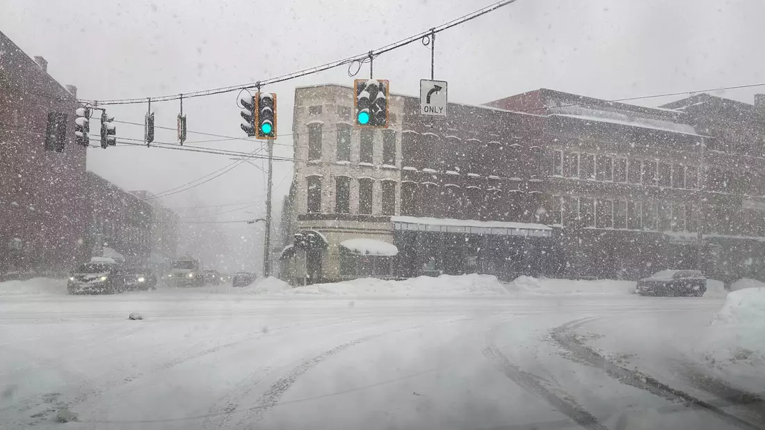 Es werden massive Schneefälle in den USA erwartet. - Bild: Cara Anna/AP/dpa
