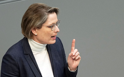 Bundesjustizministerin Stefanie Hubig will klare Regeln gegen Spanner-Fotos (Archivbild). - Foto: Michael Kappeler/dpa