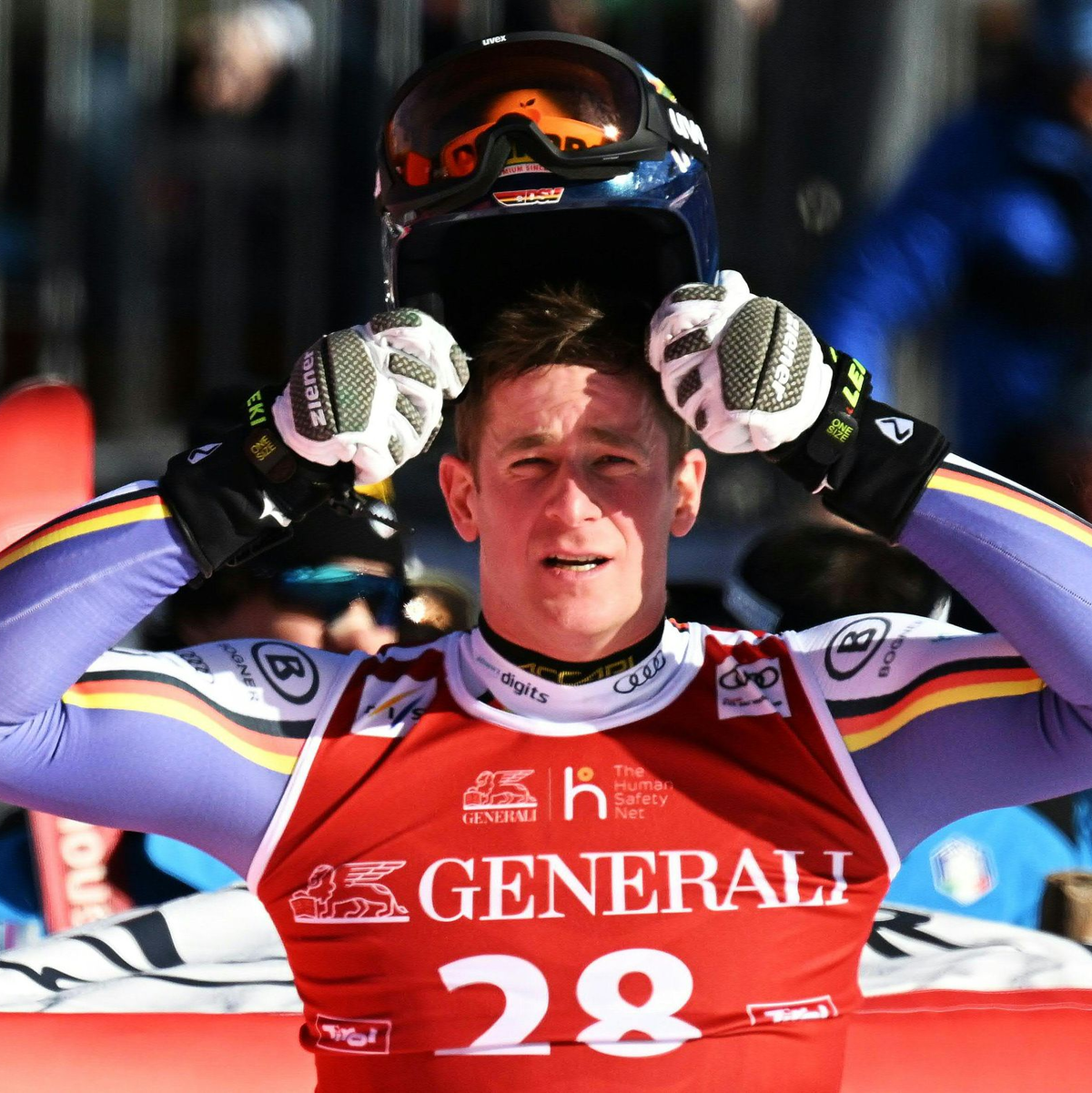 Enttäuschte beim ersten Kitzbühel-Rennen 2026 durch einen Ausfall: Olympia-Starter Simon Jocher. - Foto: Barbara Gindl/APA/dpa