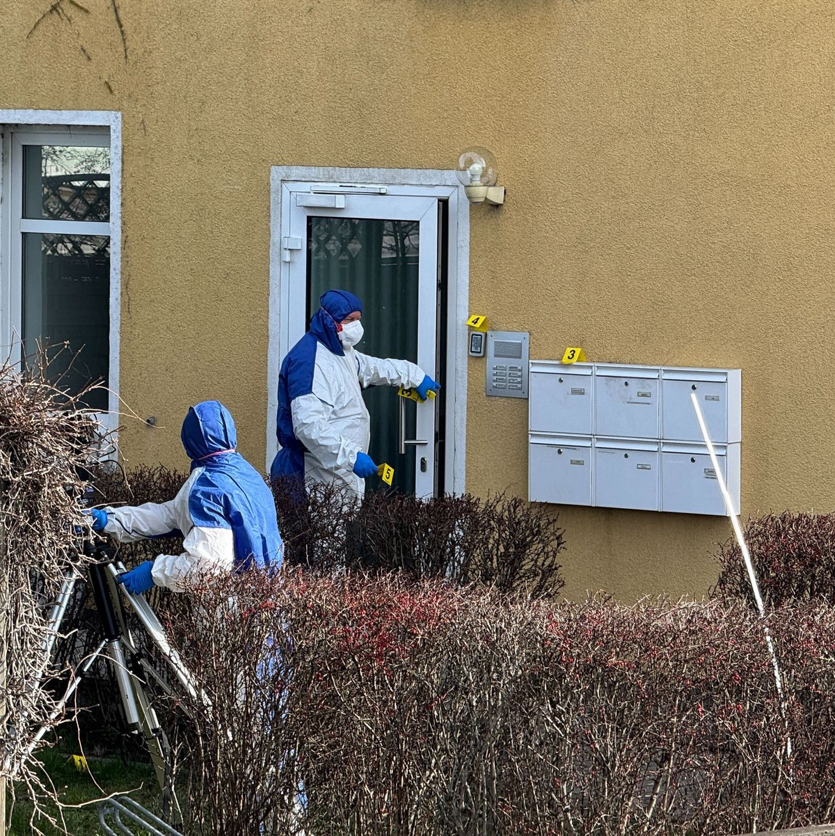 Im März wurde ein 26 Jahre alter Afghane bei einem Polizeieinsatz in Schönebeck (Sachsen-Anhalt) von der Polizei angeschossen. Er starb kurz darauf im Krankenhaus. (Archivbild) - Foto: Thomas Schulz/dpa