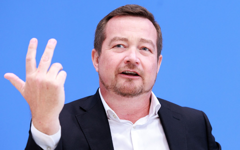 Der Polizeibeauftragte des Bundes, Uli Grötsch (SPD), sah den Taser früher kritisch, hat seine Meinung aber inzwischen geändert. (Archivfoto) - Foto: Carsten Koall/dpa