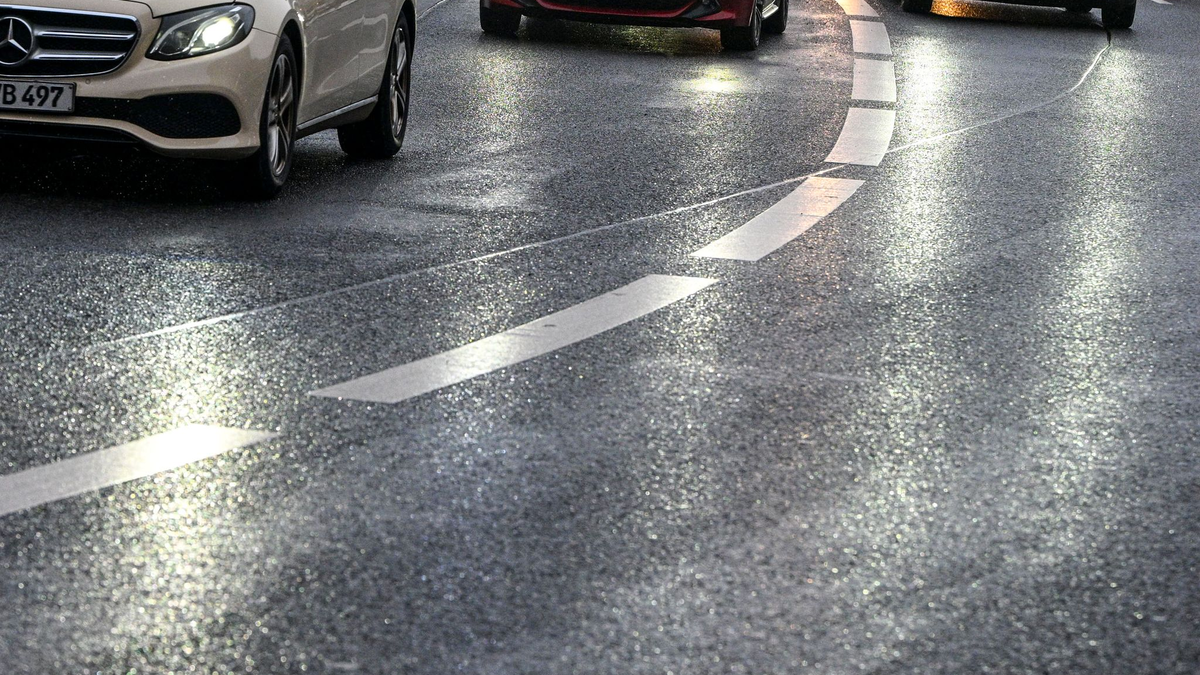 Vorsicht vor überfrierendem Regen. (Archivbild) - Foto: Jens Kalaene/dpa