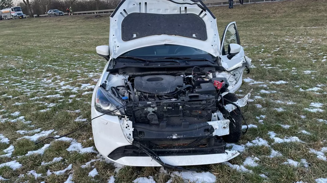 LPI-SHL: Unfall bei Überholvorgang - Bild: presseportal.de