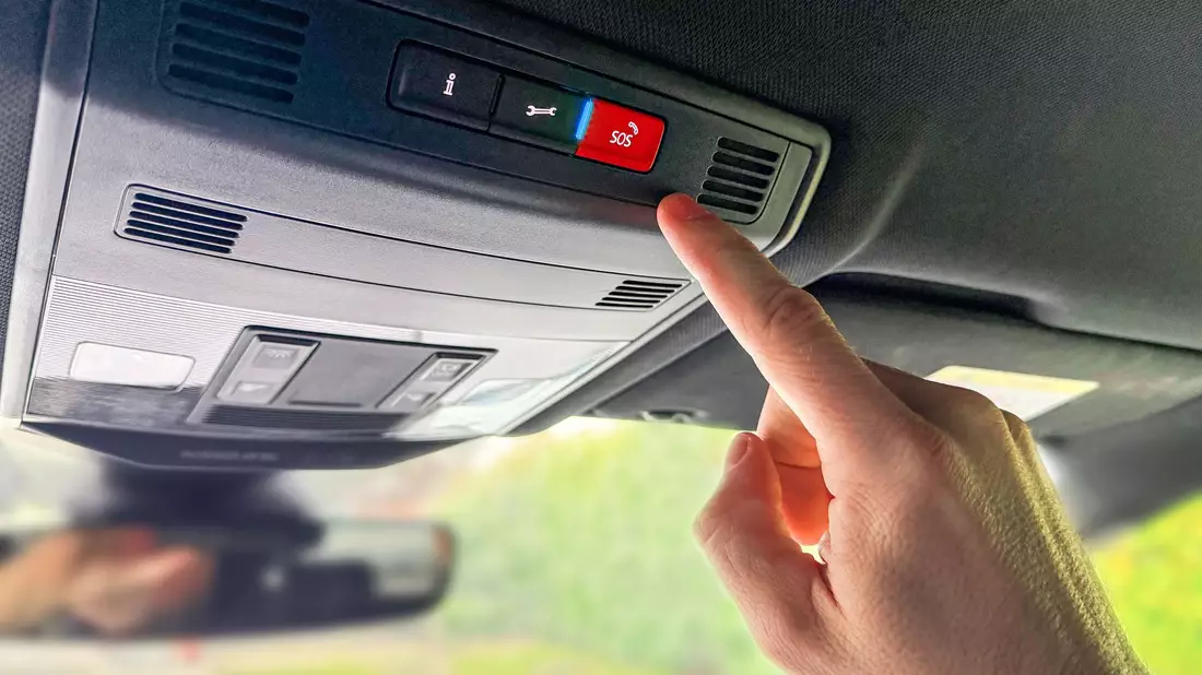 Das automatische Notrufsystem eCall für Kraftfahrzeuge hat bereits viele Leben gerettet. - Bild: Florian Streicher/O2 Telefónica/dpa