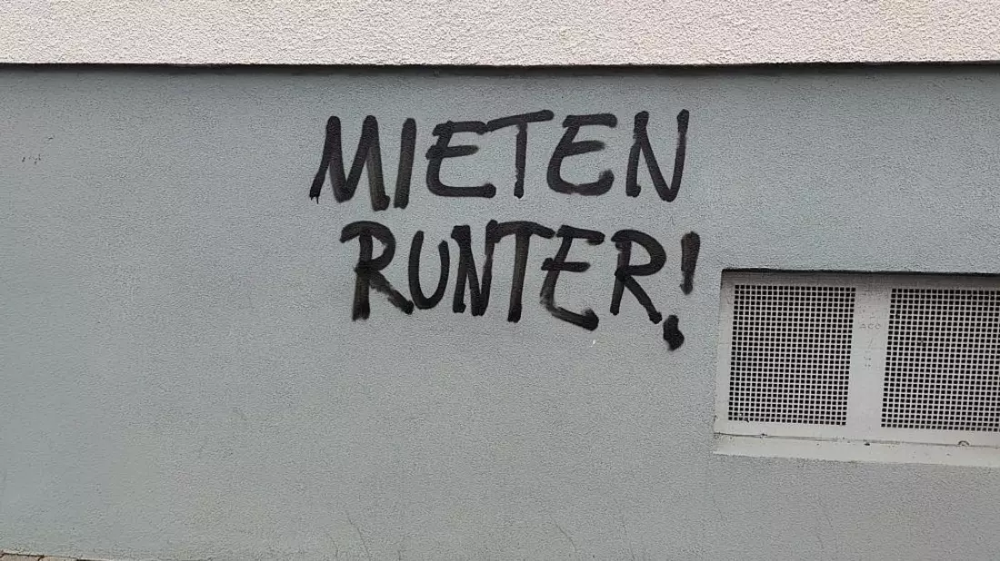 Graffiti mit Schriftzug Mieten runter (Archiv) - Bild: via dts Nachrichtenagentur