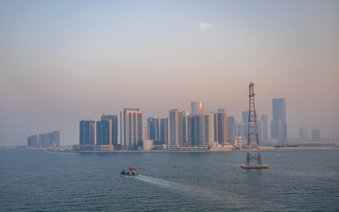 Abu Dhabi ist der Schauplatz der trilateralen Verhandlungen zwischen Washington, Moskau und Kiew über ein Ende des Kriegs in der Ukraine. (Archivbild) - Foto: Sina Schuldt/dpa