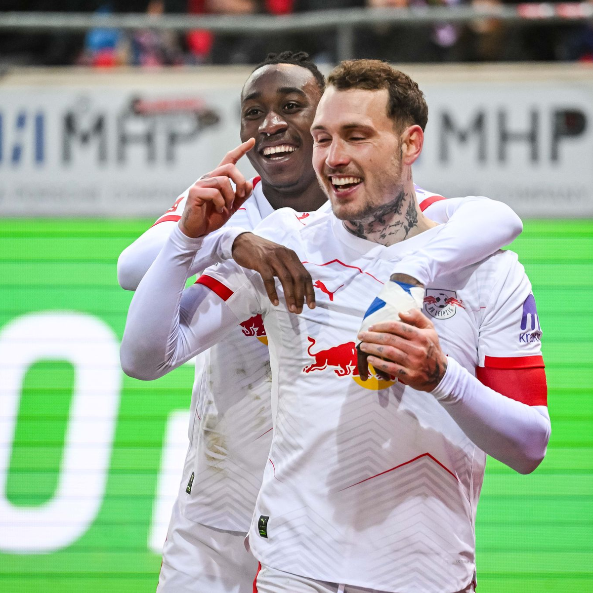 David Raum entschied die Partie mit dem 3:0. - Foto: Harry Langer/dpa