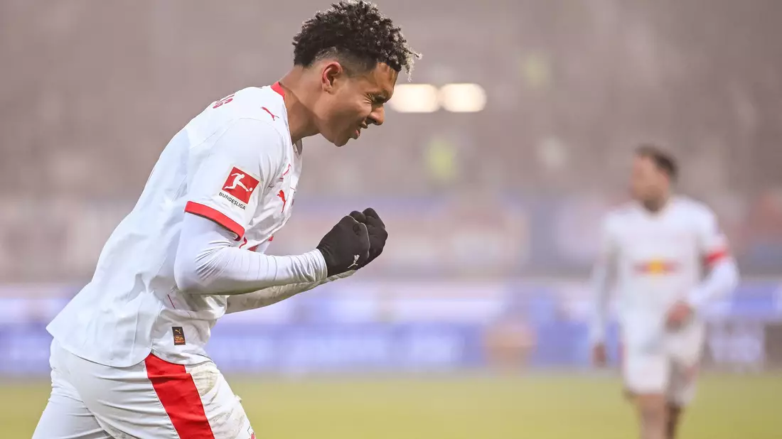 Antonio Nusa jubelt über sein Tor. - Bild: Harry Langer/dpa