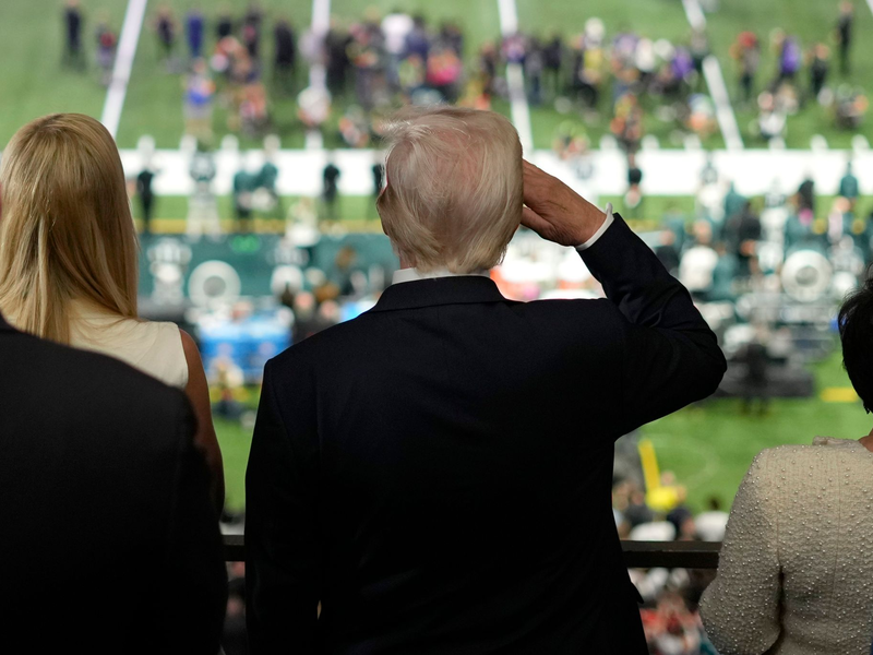 2025 war Trump noch beim Super Bowl dabei. (Archivbild) - Foto: Ben Curtis/AP/dpa