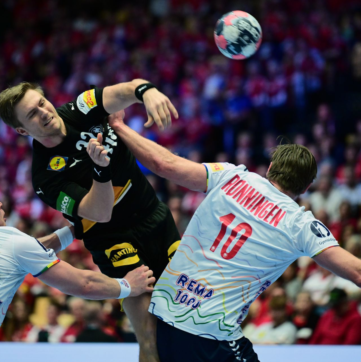 Sorgte für Torgefahr aus dem Rückraum: Franz Semper. - Foto: Sina Schuldt/dpa