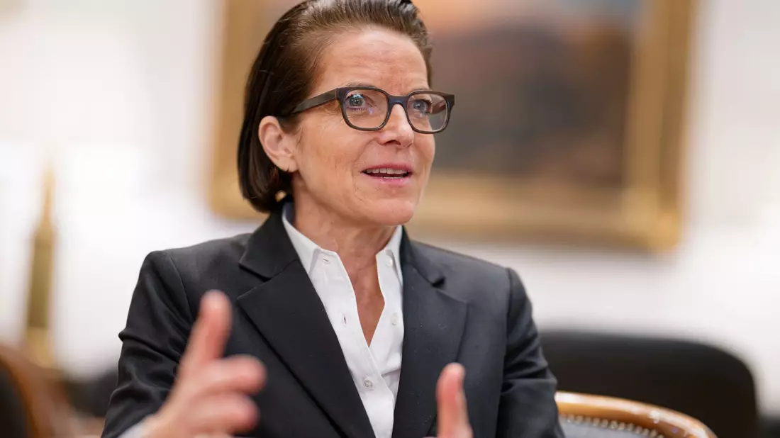 Caroline von Kretschmann, geschäftsführende Gesellschafterin des Hotels «Europäischer Hof Heidelberg», ist ein Tiktok-Star - ihre Videos werden zum Teil millionenfach geklickt. - Bild: Uwe Anspach/dpa