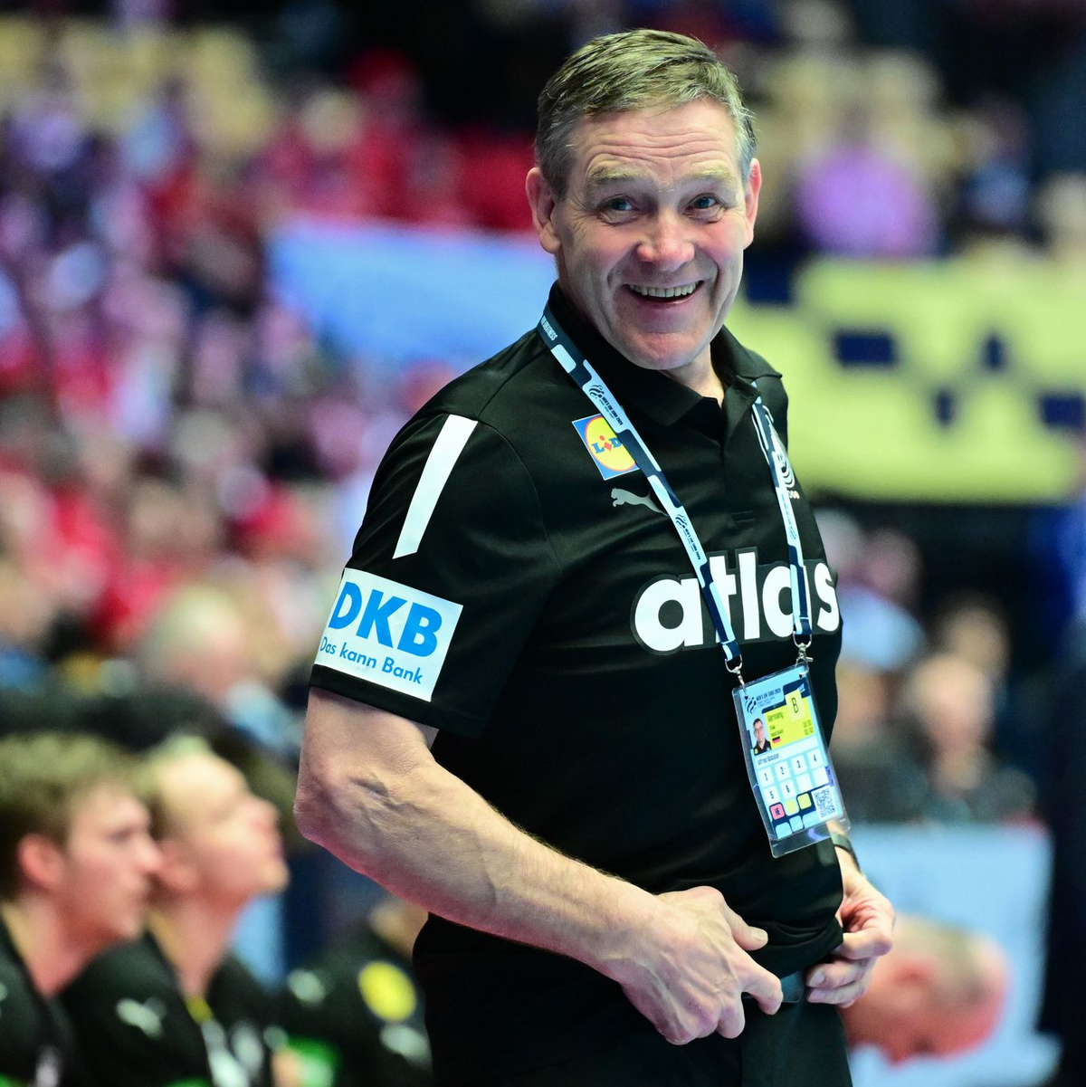 Die Schützlinge von Bundestrainer Alfred Gislason haben im Kampf um das EM-Halbfinale zwei Matchbälle. - Foto: Sina Schuldt/dpa