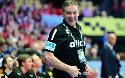 Die Schützlinge von Bundestrainer Alfred Gislason haben im Kampf um das EM-Halbfinale zwei Matchbälle. - Foto: Sina Schuldt/dpa