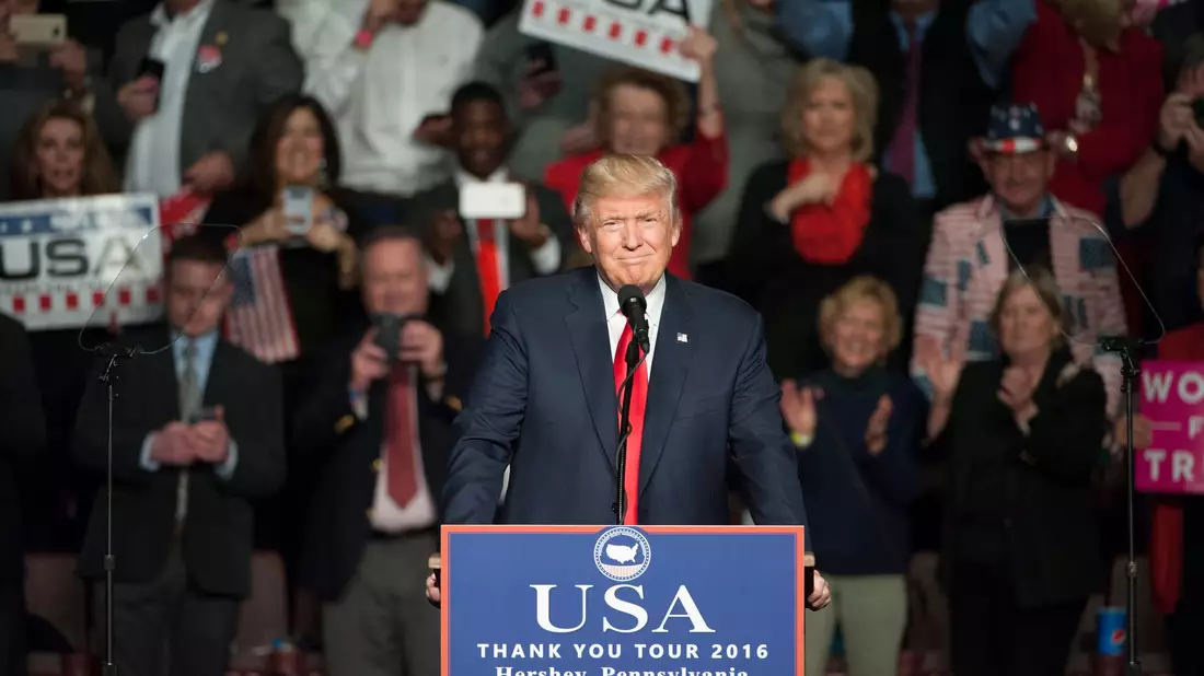 Donald Trump zog nach der Präsidentenwahl im Jahr 2016 erstmals in das Weiße Haus ein. (Archivbild) - Bild: picture alliance / Tracie Van Auken/EPA/dpa