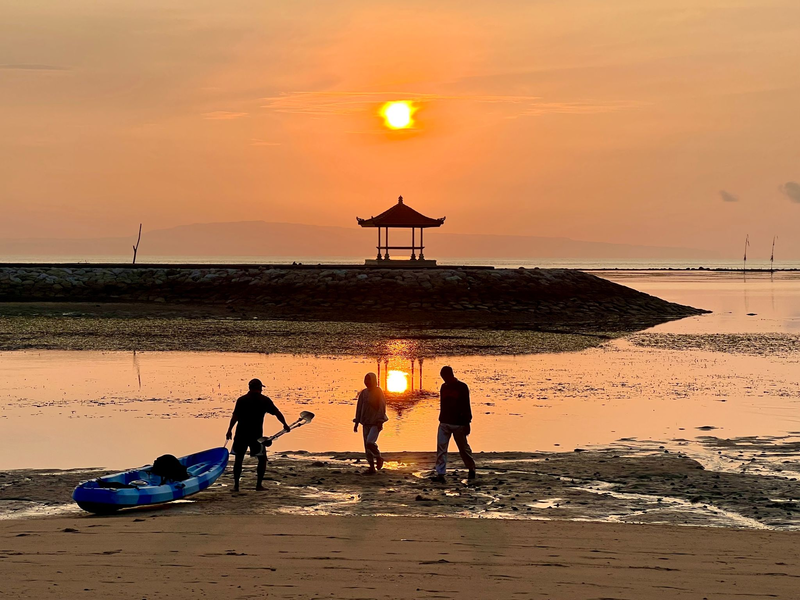 Für viele ist Bali das Traumziel schlechthin - aber der Massentourismus macht der Insel der Götter zu schaffen. (Archivbild) - Foto: Carola Frentzen/dpa