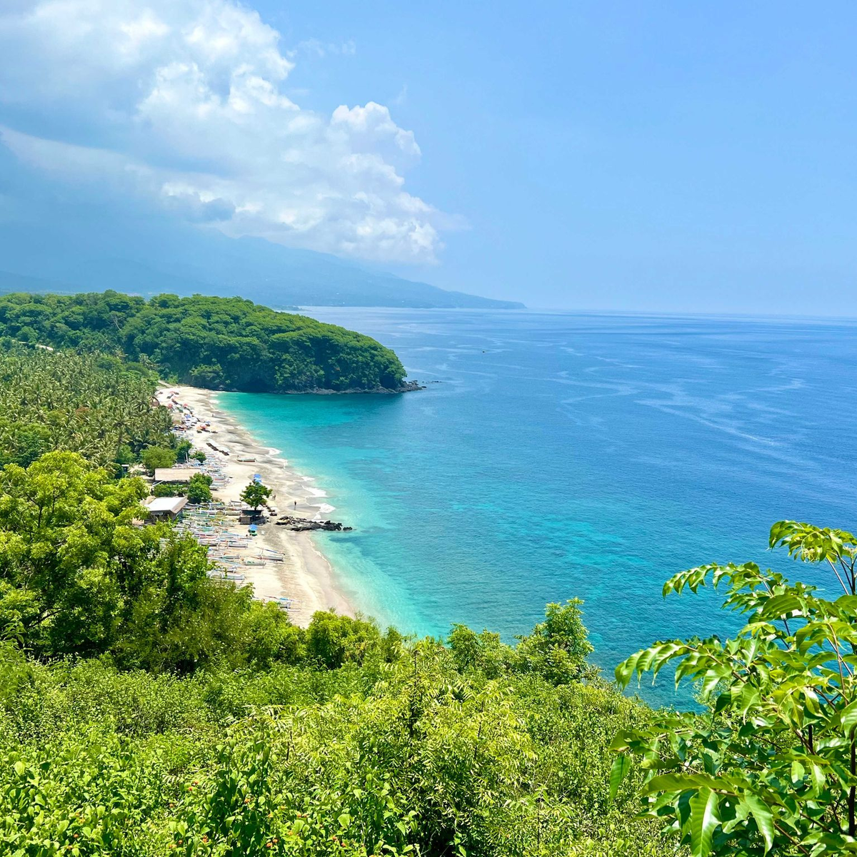 Bali begeistert Menschen aus aller Welt mit weißen Stränden. (Archivbild) - Foto: Carola Frentzen/dpa