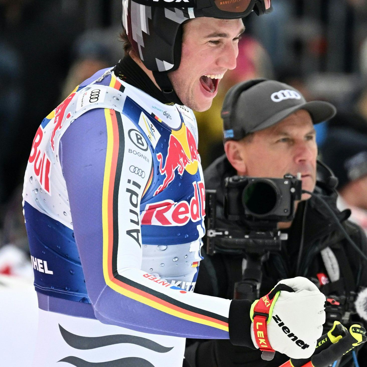 Jubel der Freude und Erleichterung: Luis Vogt nach Platz acht in Kitzbühel. - Foto: Barbara Gindl/APA/dpa