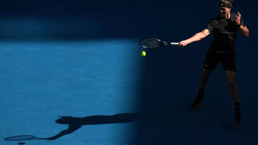 Alexander Zverev hat bei den Australian Open souverän das Achtelfinale erreicht. - Bild: Dar Yasin/AP/dpa