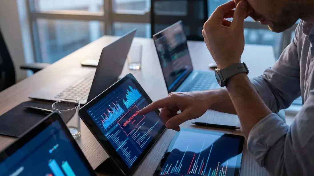 KI-Produktivitäts-Paradox: 40 Prozent der Zeitersparnis verpufft - Bild: über boerse-global.de